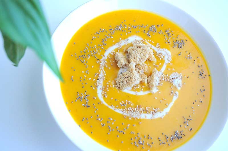 Réalisez votre soupe maison avec un super blender ! Découvrez la meilleure recette de soupe d'hiver aux légumes d'autrefois