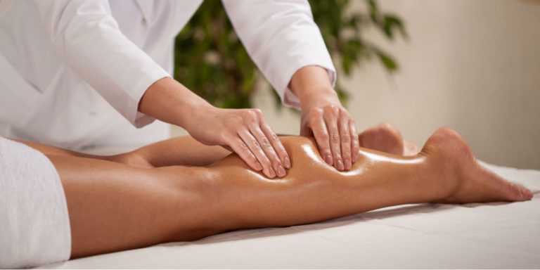 Le massage lymphatique manuel est une technique de massage destinée à stimuler la circulation lymphatique et à détoxiquer l'organisme.