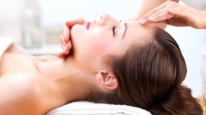 Nathalie DENDURA : profession facialiste, experte soins du visage anti-âge