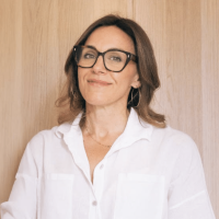 Claudie Moulard certifiée coach de yoga du visage par l'Atelier Facialiste