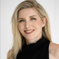 Maryline Gauthron coach de yoga du visage certifée par nathalie Dendura